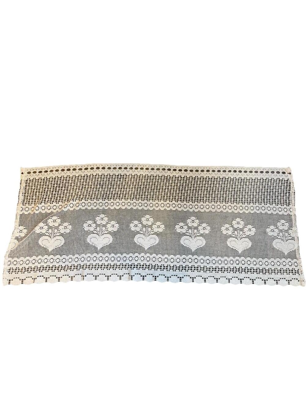 Vintage Dresser table Runner White lace Flowers & Hearts cottagecore, grannycore